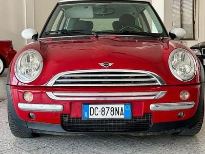 Begagnad Mini ONE 88 HK (64 kW) 2006 Röd Halvkombi