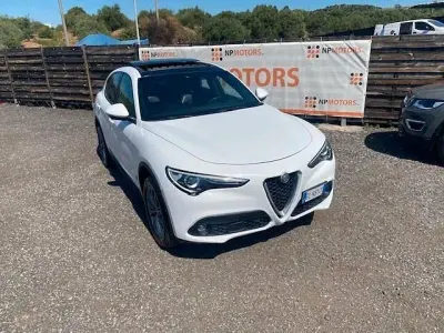 Käytetty Alfa Romeo Stelvio Executive 210 HP (154 kW) 2017 Valkoinen Katumaasturi