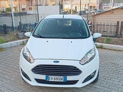 Usata Ford Fiesta Titanium 75 CV (55 kW) 2014 Bianco Utilitaria