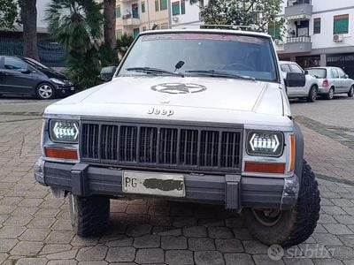 Occasion Jeep Cherokee 80 ch (58 kW) 1990 Blanc SUV