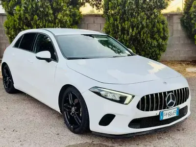 Usata Mercedes A180 136 CV (100 kW) 2019 Bianco Berlina