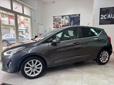 Usata Ford Fiesta Titanium 86 CV (63 kW) 2019 Grigio Utilitaria