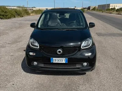 Begagnad Smart ForFour 90 HK (66 kW) 2016 Svart Halvkombi