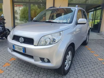 Usata Daihatsu Terios 105 CV (77 kW) 2007 Argento SUV