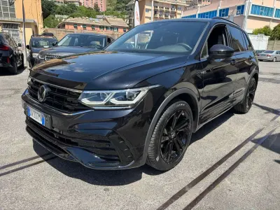 Usata VW Tiguan R-line 150 CV (110 kW) 2023 Nero SUV