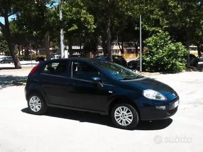 Usata Fiat Punto Evo 70 CV (51 kW) 2016 Bluazzurro Utilitaria
