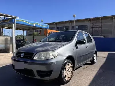 Usata Fiat Punto 60 CV (44 kW) 2004 Grigio Utilitaria