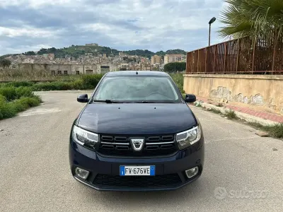 Usata Dacia Sandero Acces 90 CV (66 kW) 2019 Blu Berlina