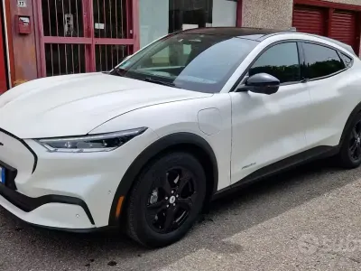 Usata Ford Mustang Mach-E Standard Range 100 kW (136 CV) 2023 Bianco SUV