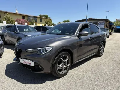 Usata Alfa Romeo Stelvio Sprint 190 CV (139 kW) 2022 Grigio vesuvio met. SUV
