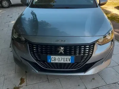 Usata Peugeot 208 101 CV (74 kW) 2020 Grigio Utilitaria