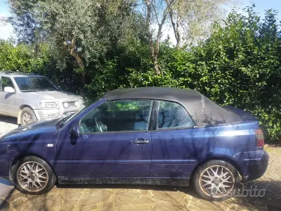 Usata VW Golf Cabriolet 116 CV (85 kW) 2000 Blu Cabrio