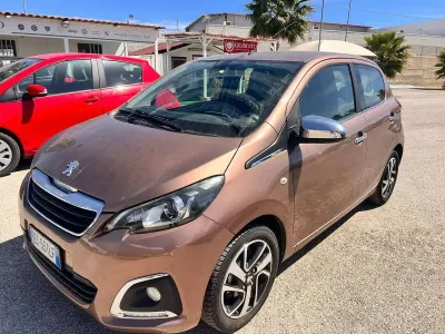 Usata Peugeot 108 Allure 69 CV (50 kW) 2014 Bronzo Utilitaria