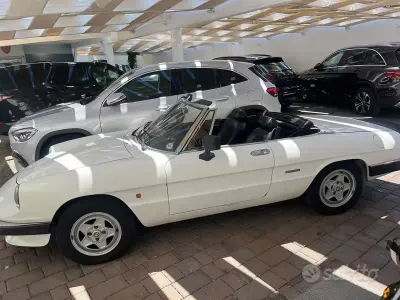 Usata Alfa Romeo Spider 101 CV (74 kW) 1988 Bianco Cabrio