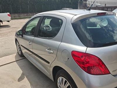 Usata Peugeot 207 70 CV (51 kW) 2009 Argento Berlina