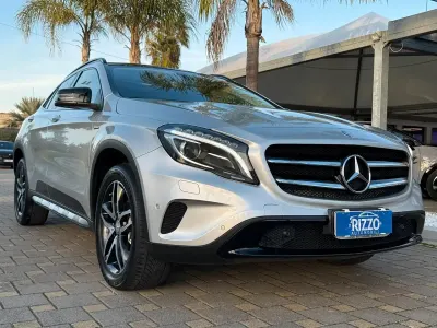Usata Mercedes GLA200 Premium 135 CV (99 kW) 2017 Grigio SUV