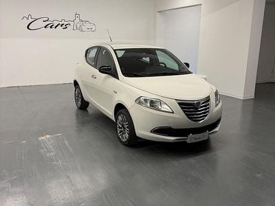 Usata Lancia Ypsilon Gold 85 CV (62 kW) 2013 Bianco Utilitaria