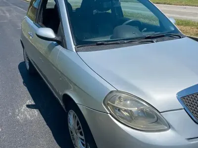 Usata Lancia Ypsilon 90 CV (66 kW) 2007 Grigio Utilitaria