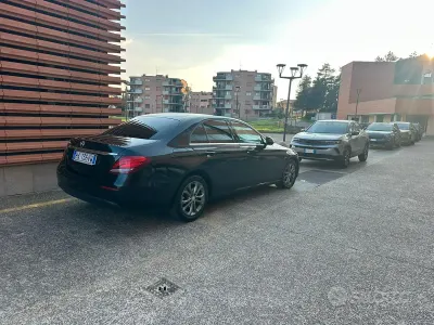 Usata Mercedes 220 194 CV (142 kW) 2017 Nero Berlina