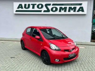 Usata Toyota Aygo Sol 68 CV (50 kW) 2009 Rosso Utilitaria