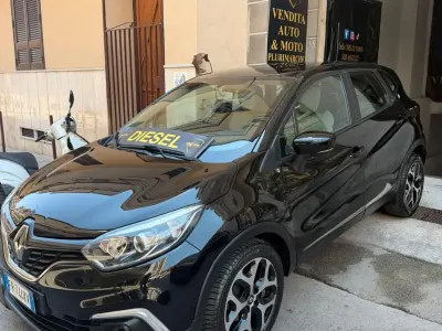 Usata Renault Captur Bose Edition 90 CV (66 kW) 2018 Nero SUV