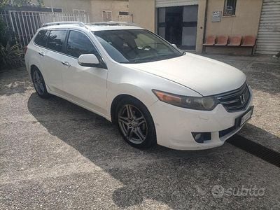 Usata Honda Accord 150 CV (110 kW) 2009 Bianco Station wagon