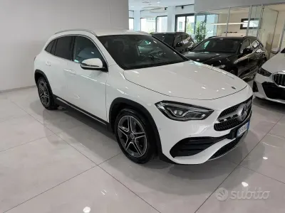 Usata Mercedes GLA200 Premium 163 CV (119 kW) 2021 Bianco SUV