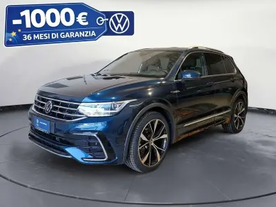 Usata VW Tiguan R-line 150 CV (110 kW) 2021 Nightshade blue metallizzato SUV