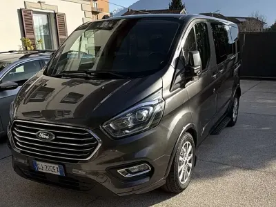 Usata Ford Tourneo Custom Titanium 131 CV (96 kW) 2022 Grigio Furgone
