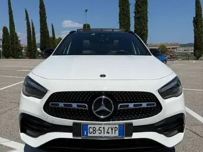 Usata Mercedes GLA200 Premium 150 CV (110 kW) 2020 Bianco SUV