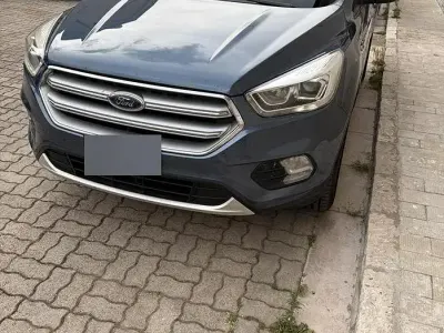 Usata Ford Kuga Titanium 120 CV (88 kW) 2019 Bluazzurro SUV