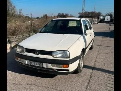 Usata VW Golf III 50 CV (36 kW) 1992 Bianco Utilitaria