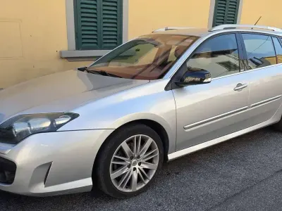 Usata Renault Laguna III 150 CV (110 kW) 2010 Argento Station wagon