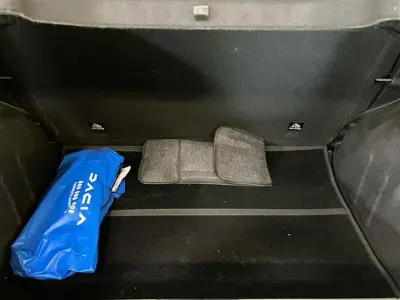 Usata Dacia Spring Comfort 33 kW (45 CV) 2023 Verde scuro Utilitaria