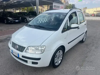 Usata Fiat Idea Dynamic 77 CV (56 kW) 2012 Bianco Monovolume