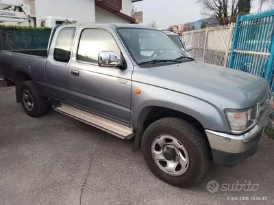 Usata Toyota HiLux 90 CV (66 kW) 1998 Blu Pick-up