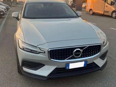 Usata Volvo V60 CC Business Edition 190 CV (139 kW) 2019 Station wagon