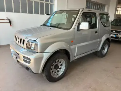Usata Suzuki Jimny 85 CV (62 kW) 2006 Argento SUV