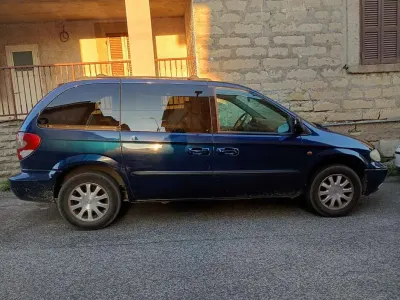 Usata Chrysler Voyager 116 CV (85 kW) 2004 Monovolume