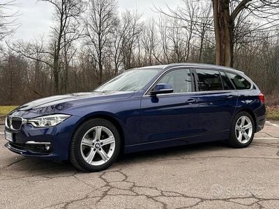 Usata BMW 320 Luxury Line 190 CV (139 kW) 2018 Blu Station wagon