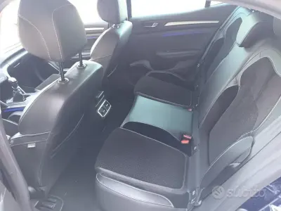Usata Renault Mégane 116 CV (85 kW) 2018 Blu Berlina