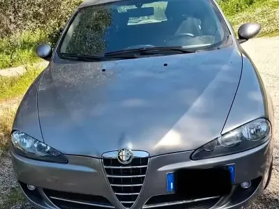 Usado Alfa Romeo 147 105 CV (77 kW) 2008 Gris Utilitario
