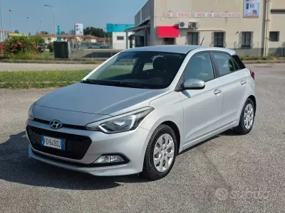 Usata Hyundai i20 Classic 73 CV (53 kW) 2016 Grigio Berlina