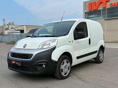 Begagnad Fiat Fiorino 77 HK (56 kW) 2021 Vit Minibuss