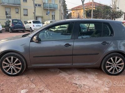 Usata VW Golf V Comfortline 105 CV (77 kW) 2007 Grigio Berlina