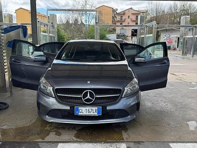 Begagnad Mercedes A160 90 HK (66 kW) 2018 Grå Sedan
