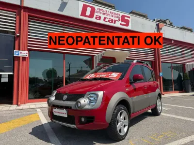Usata Fiat Panda 4x4 Cross 69 CV (50 kW) 2010 Other Utilitaria