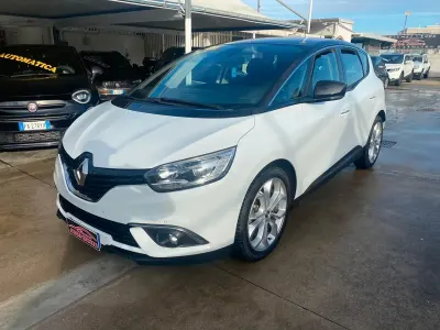 Usata Renault Scénic Zen 110 CV (80 kW) 2017 Grigio Monovolume