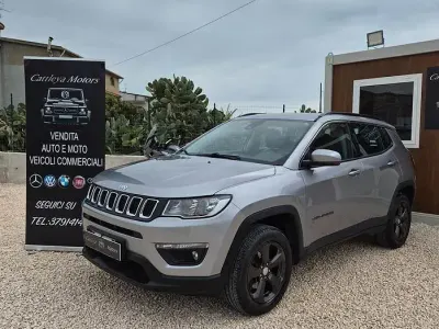 Używany Jeep Compass Limited 140 KM (102 kW) 2018 Szary SUV