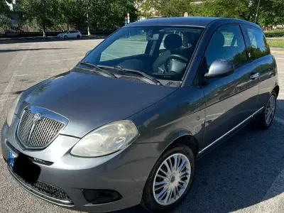 Usata Lancia Ypsilon 77 CV (56 kW) 2010 Utilitaria
